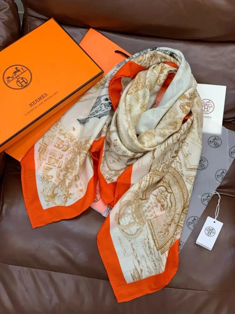Hermes Scarf of cashmere — Photo 5