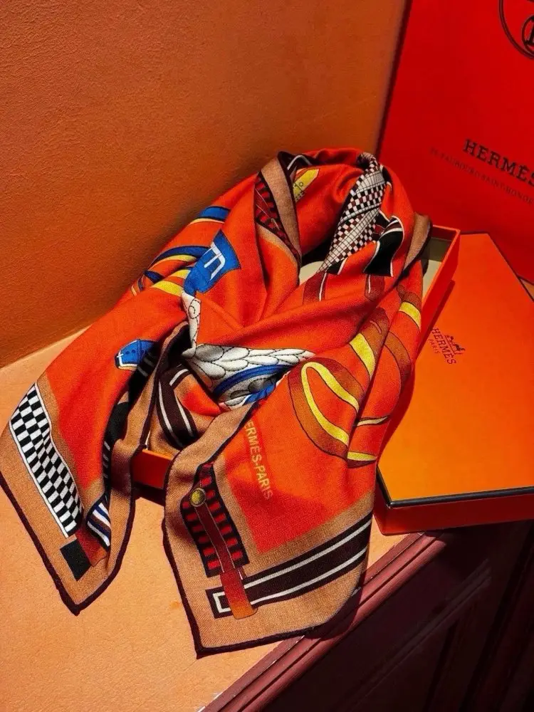 Hermes Scarf of cashmere — Photo 5