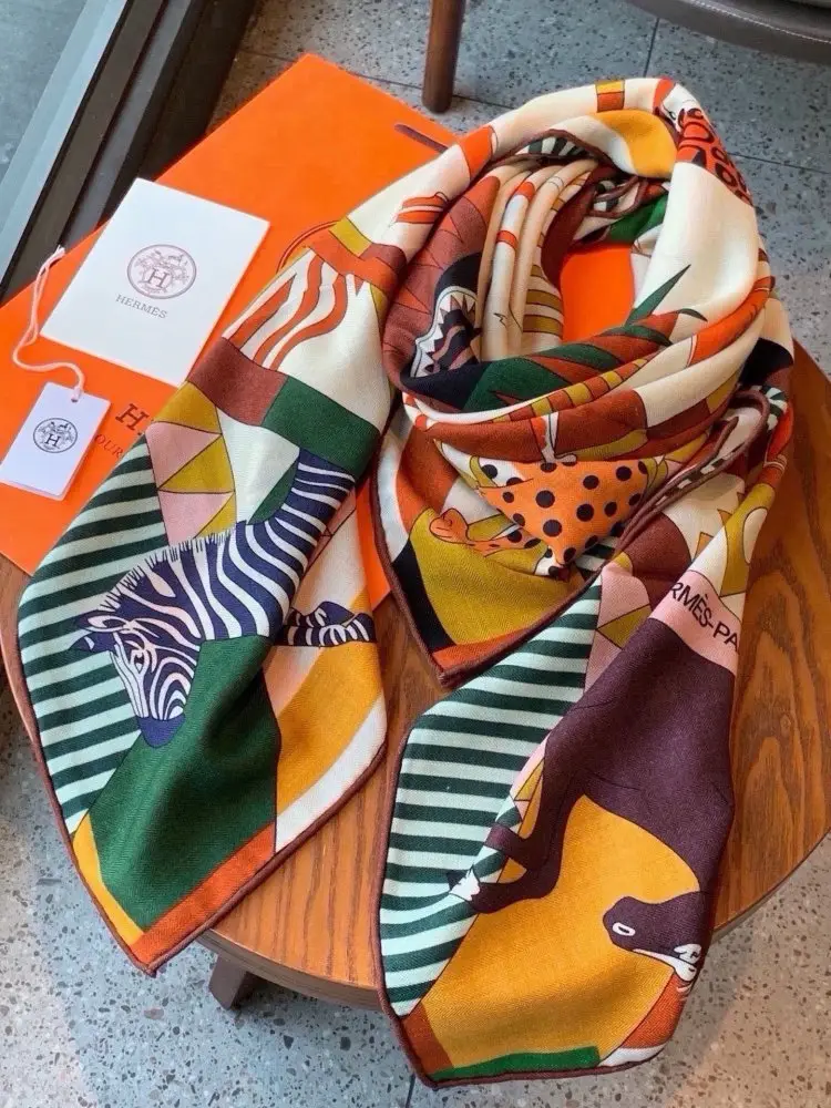 Hermes Scarf of cashmere — Photo 5
