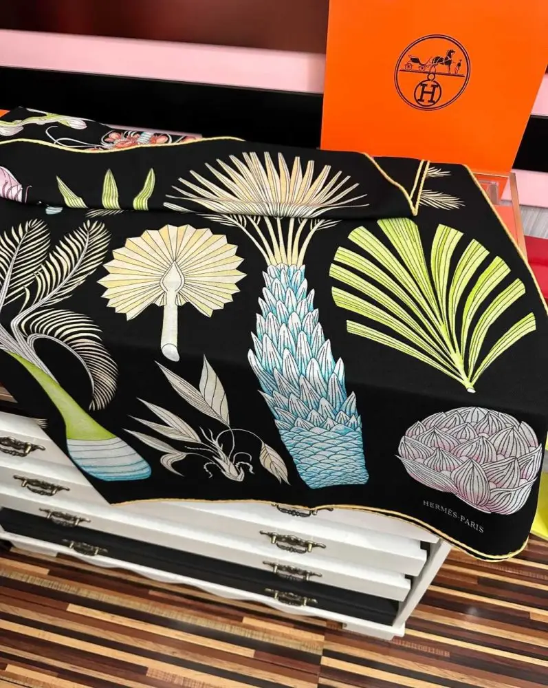 Hermes Scarf of cashmere — Photo 5