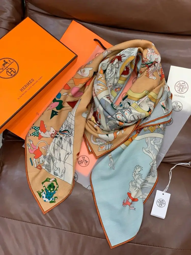 Hermes Scarf of cashmere — Photo 5