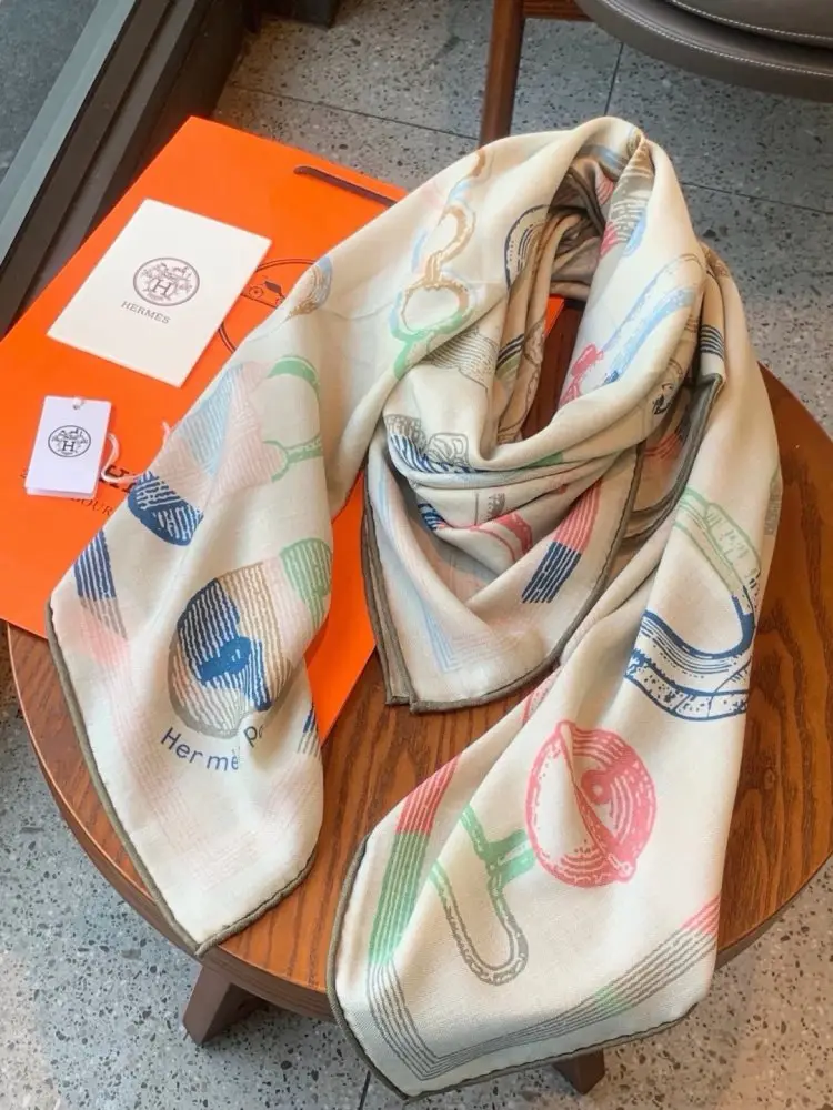 Hermes Scarf of cashmere — Photo 5