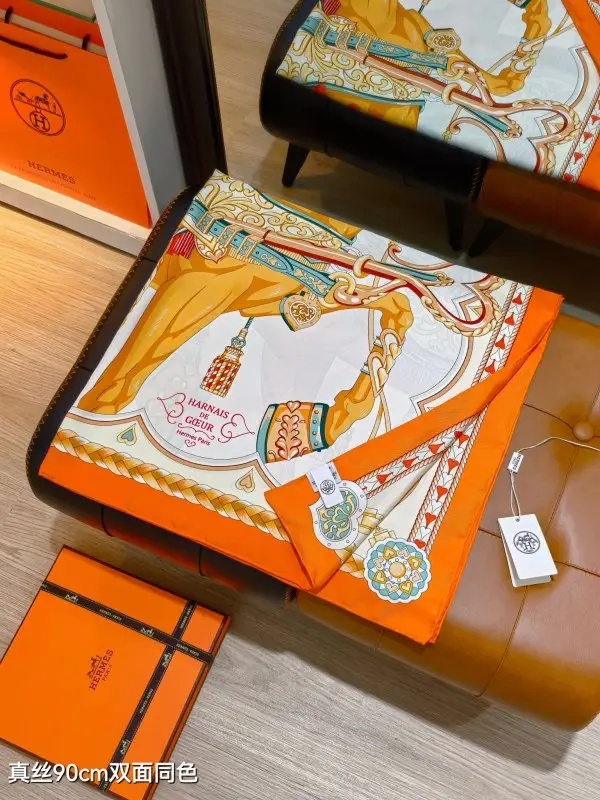 Hermes Shawl silk 90x90 cm — Photo 4