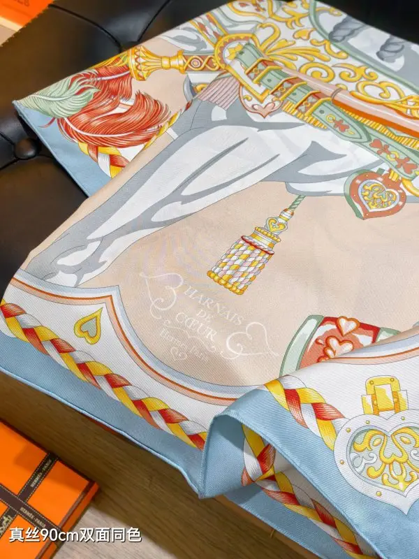 Hermes Shawl silk 90x90 cm — Photo 4