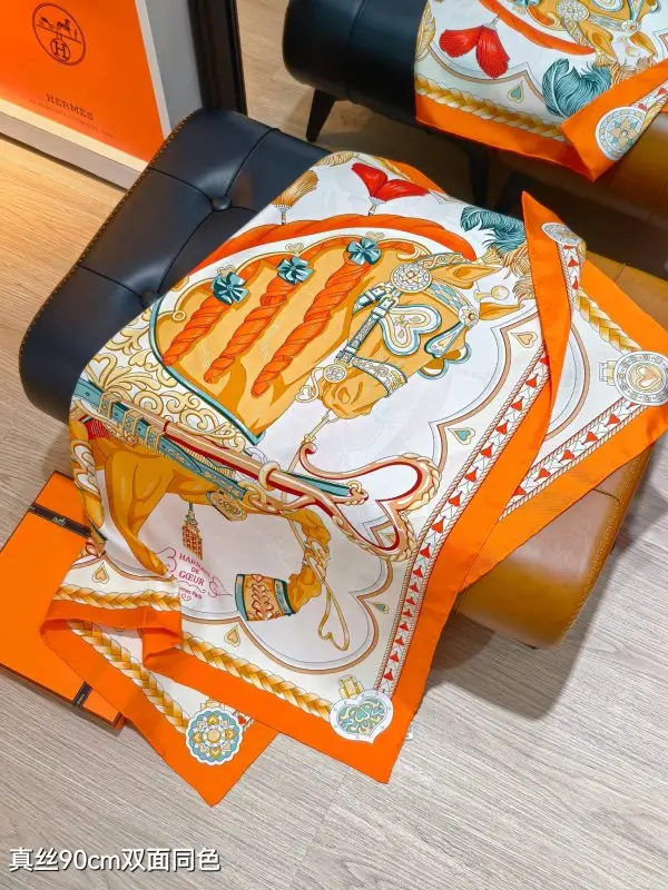 Hermes Shawl silk 90x90 cm — Photo 5
