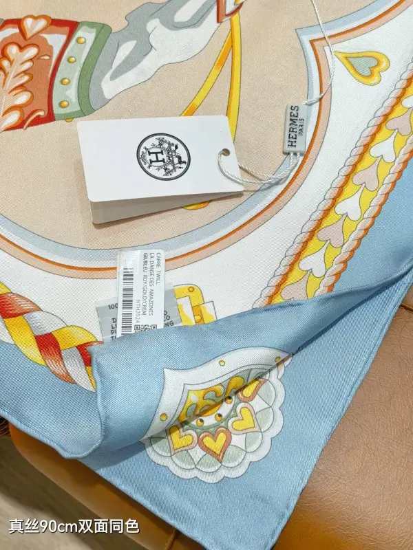 Hermes Shawl silk 90x90 cm — Photo 5