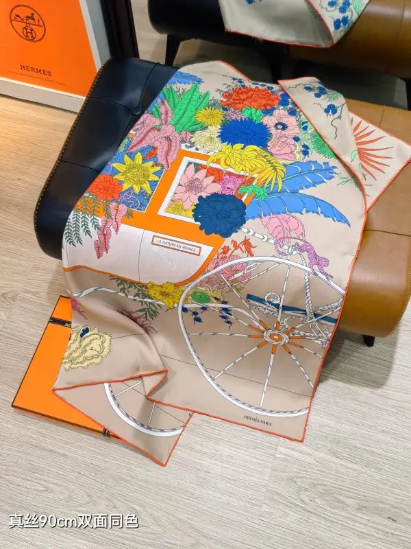 Hermes Shawl silk 90x90 cm — Photo 5