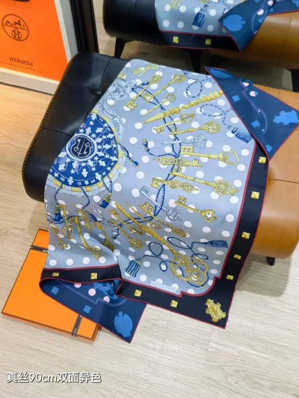 Hermes Shawl silk 90x90 cm — Photo 5