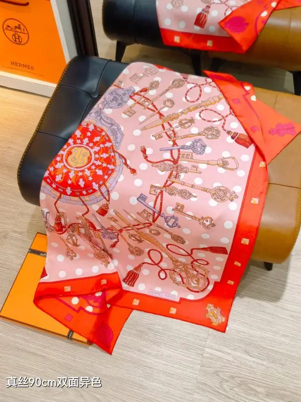 Hermes Shawl silk 90x90 cm — Photo 5