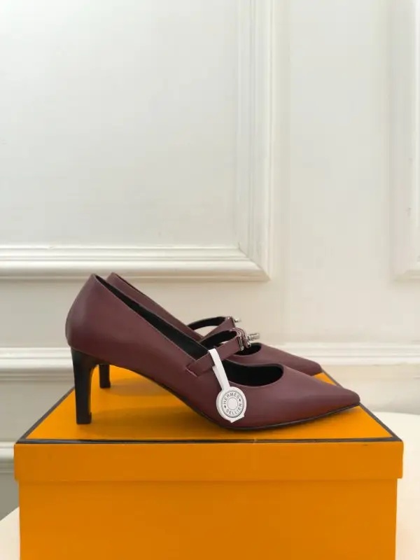 Hermes — Shoes boats on stud