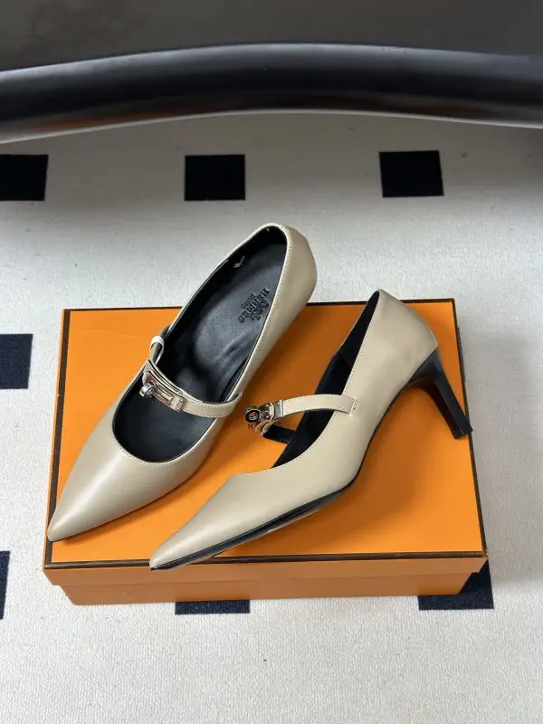 Hermes Shoes слингбэки on heel — Photo 4