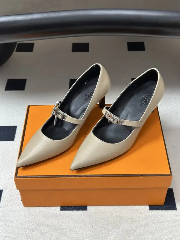 Hermes Shoes слингбэки on heel — Photo 5