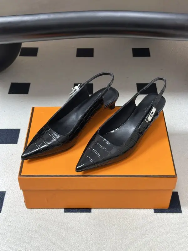 Hermes Shoes слингбэки on heel — Photo 5