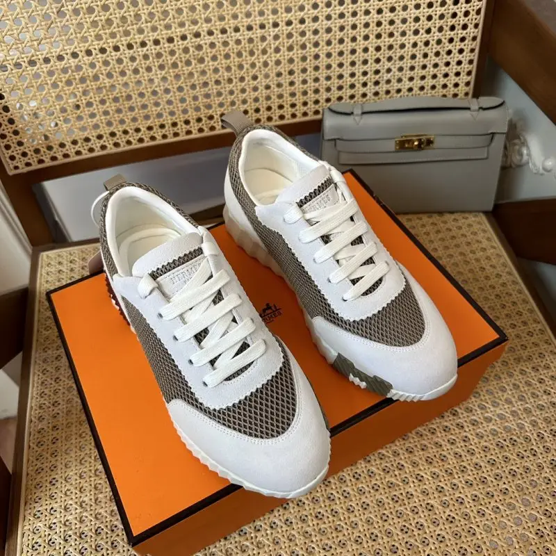 Hermes Sneakers Bouncing — Photo 2