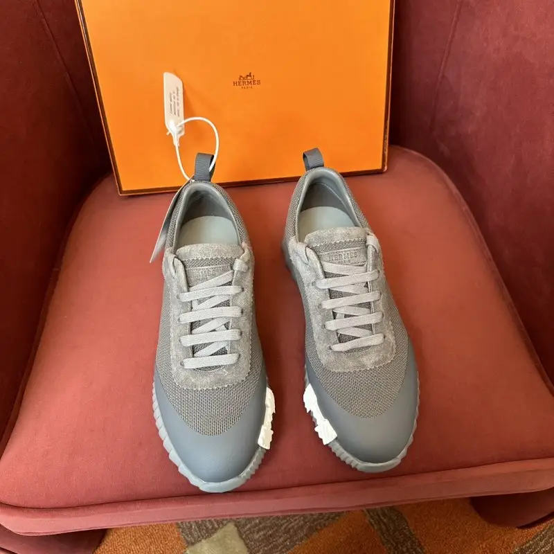 Hermes Sneakers Bouncing — Photo 2