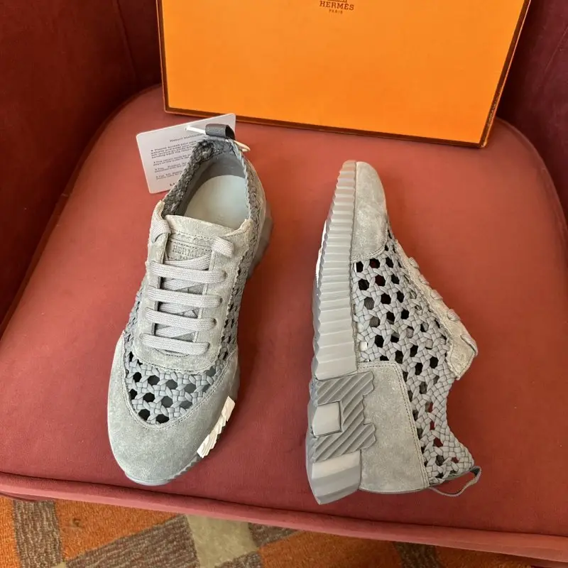 Hermes Sneakers Bouncing — Photo 3