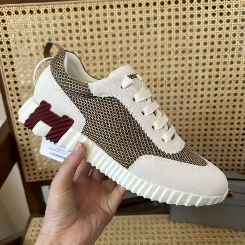 Hermes Sneakers Bouncing — Photo 3