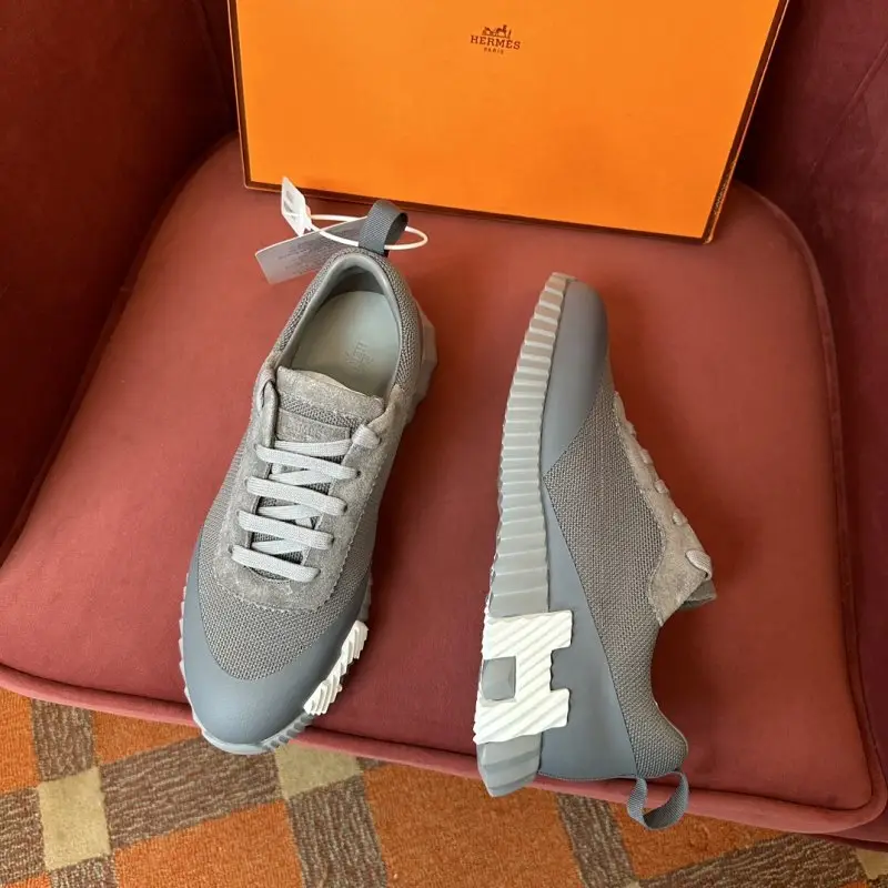 Hermes Sneakers Bouncing — Photo 3