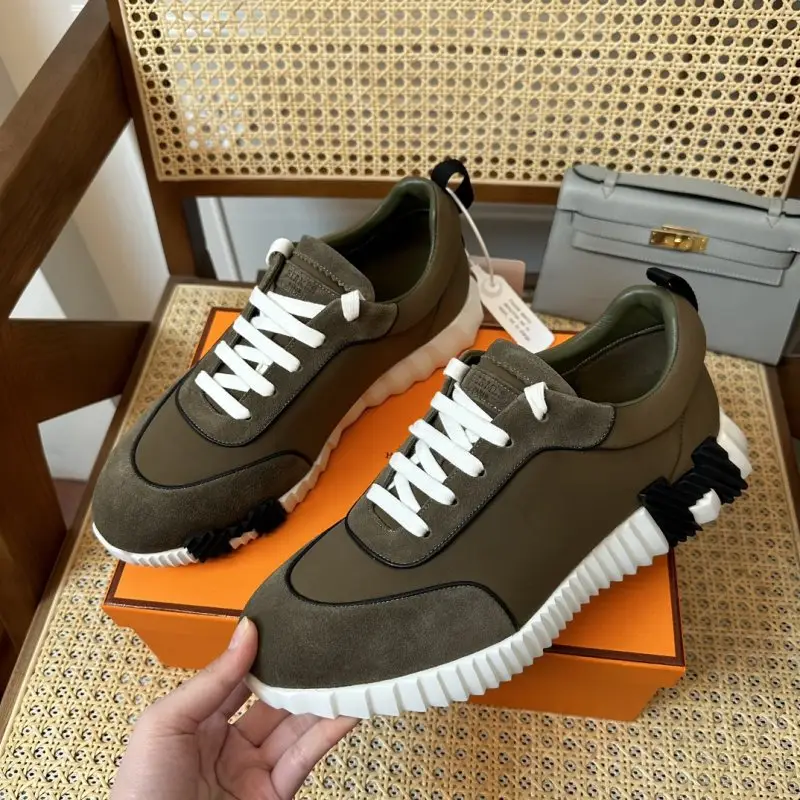 Hermes Sneakers Bouncing — Photo 3
