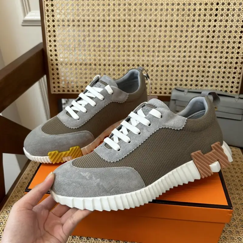 Hermes Sneakers Bouncing — Photo 3