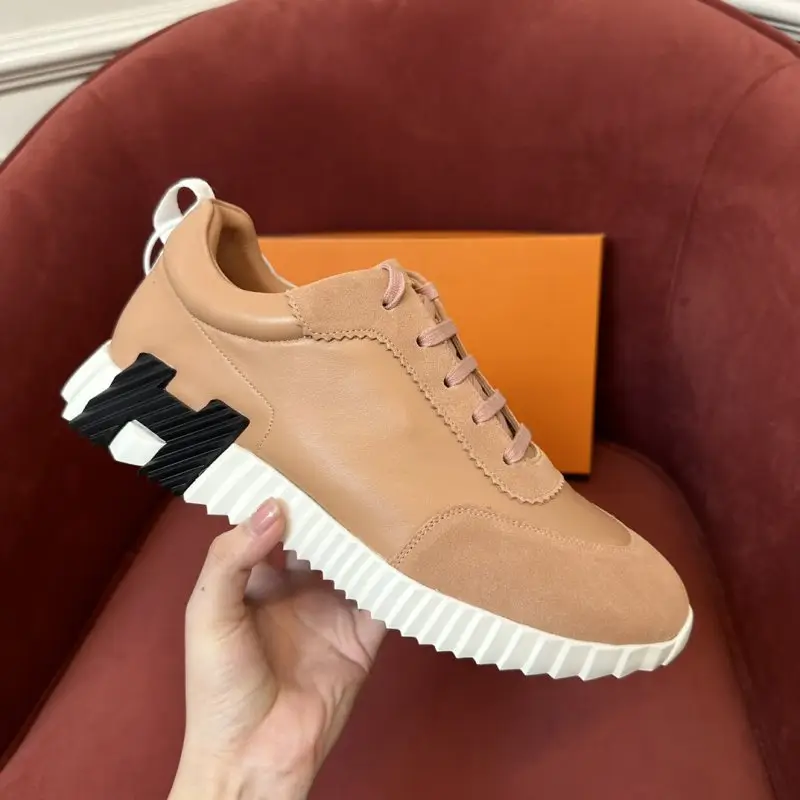 Hermes Sneakers Bouncing — Photo 4