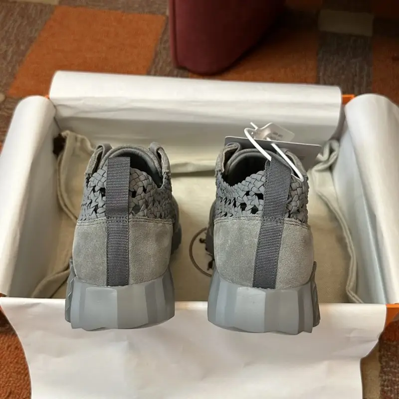 Hermes Sneakers Bouncing — Photo 5
