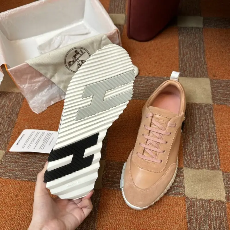 Hermes Sneakers Bouncing — Photo 5