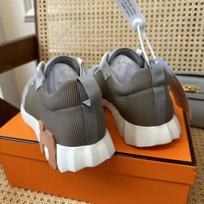 Hermes Sneakers Bouncing — Photo 5