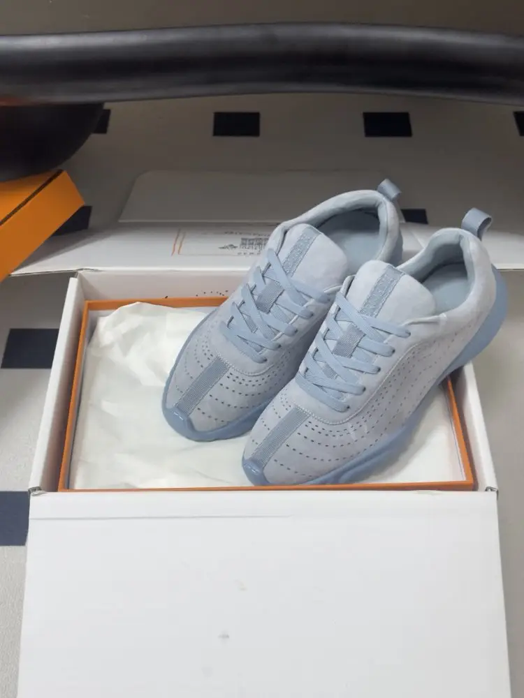 Hermes Sneakers Neon women's — Photo 4