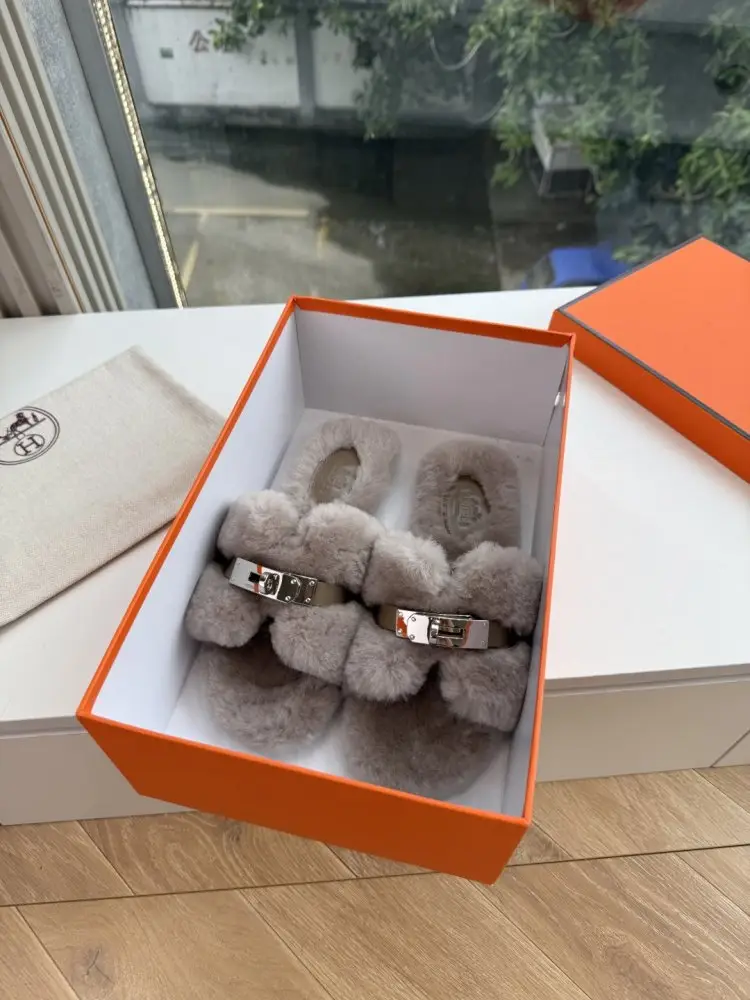 Hermes — Шлепанцы меховые женские