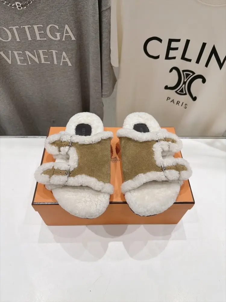 Hermes — Шлепанцы меховые женские
