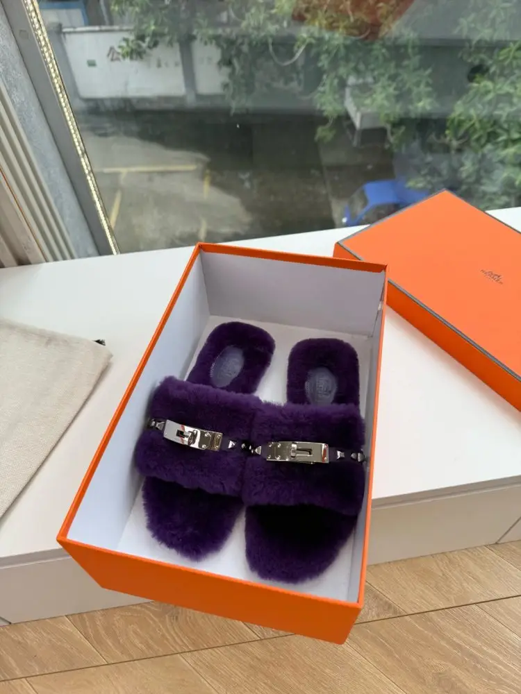 Hermes — Шлепанцы меховые женские
