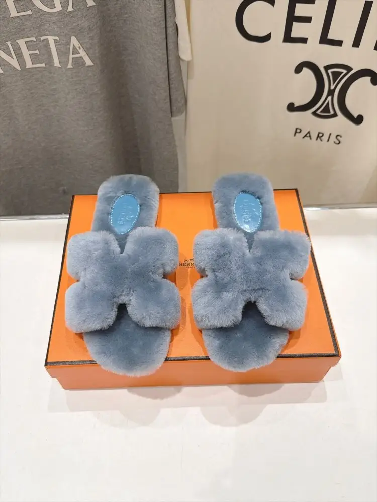 Hermes — Шлепанцы меховые женские