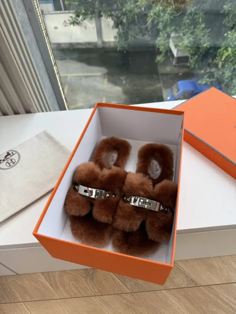 Hermes — Шльопанці хутряні жіночі