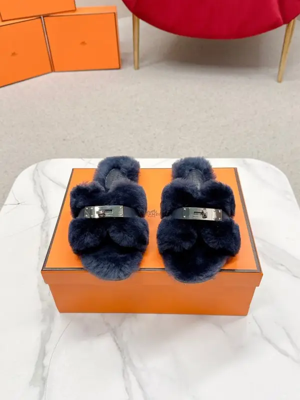 Hermes — Шлепанцы женские на меху с пряжкой Kelly