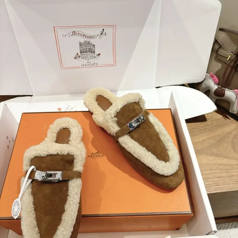 Hermes Suede мюли from finished of sheepskin and buckle Kelly — Photo 2