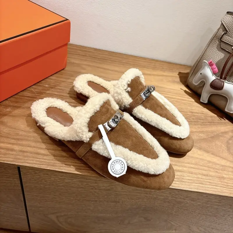 Hermes Suede мюли from finished of sheepskin and buckle Kelly — Photo 4