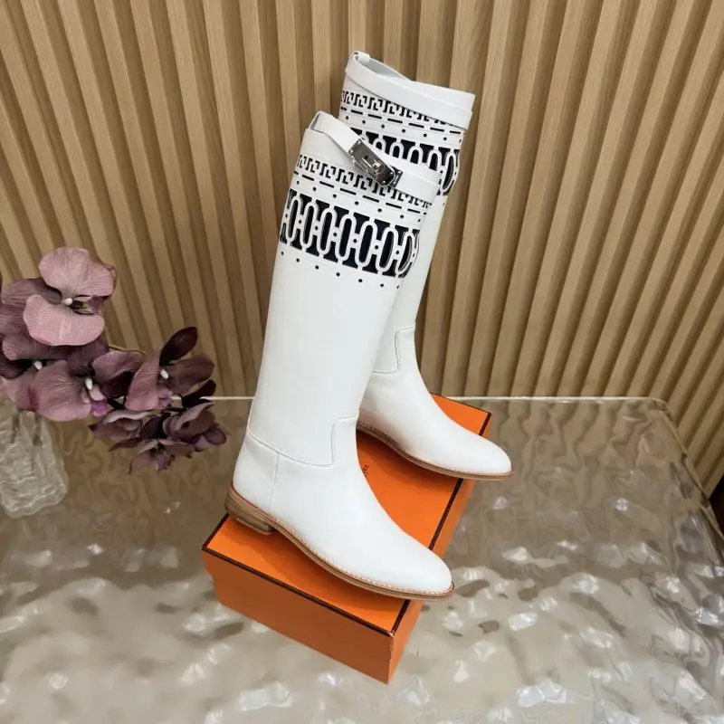 Hermes Women's leather boots buckle Kelly — Photo 2