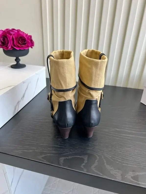 Isabel Marant Retro boots at style patchwork — Photo 2