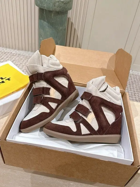 Isabel Marant — Стильные кроссовки на танкетке