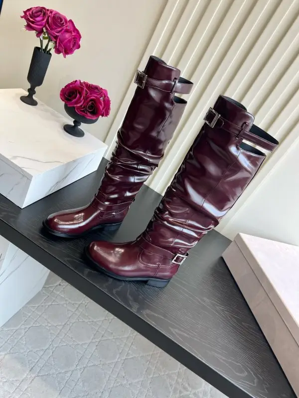 Jimmy Choo Шкіряні високі чоботи з плиссировкой і вільним халявою — Фото 2