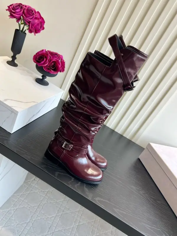 Jimmy Choo Шкіряні високі чоботи з плиссировкой і вільним халявою — Фото 3