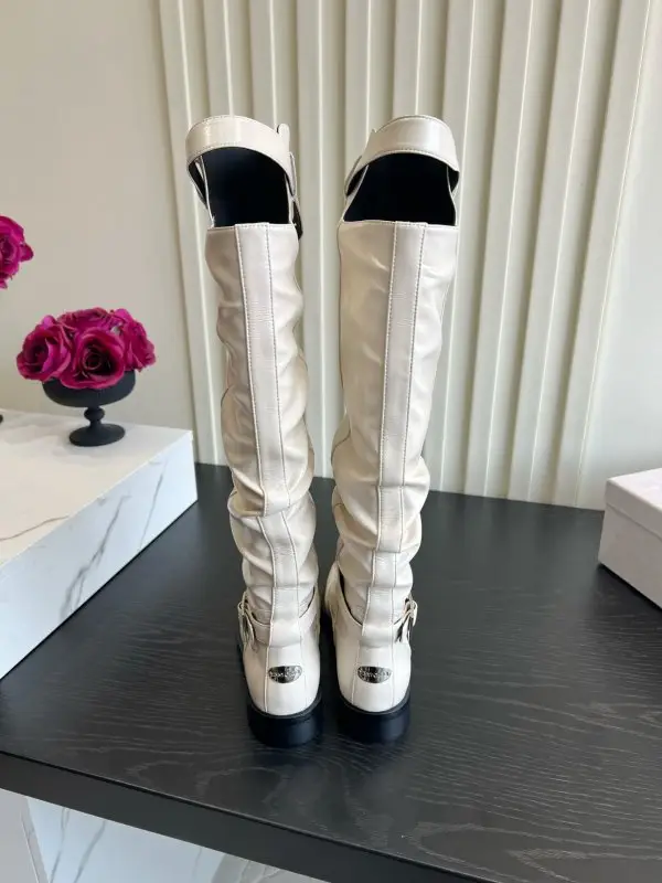 Jimmy Choo Кожаные высокие сапоги с плиссировкой и свободным голенищем — Фото 4