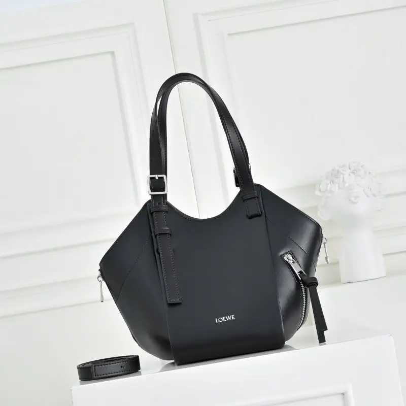 A bag Hammock Flip Handbag 37 cm leather