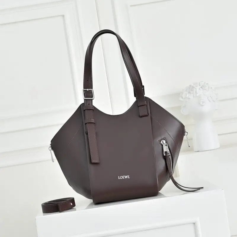 Loewe — A bag Hammock Flip Handbag 37 cm leather
