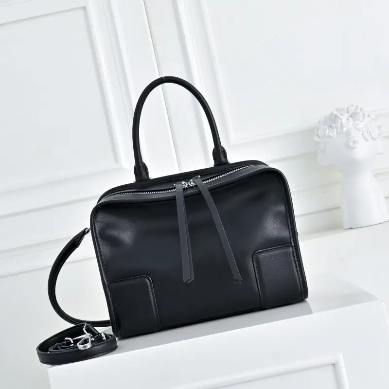 Loewe — Сумка Loewe Amazon 25 см шкіряна