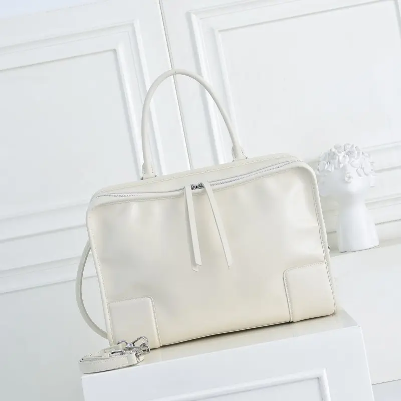 Loewe — Сумка Loewe Amazon 35 см шкіряна