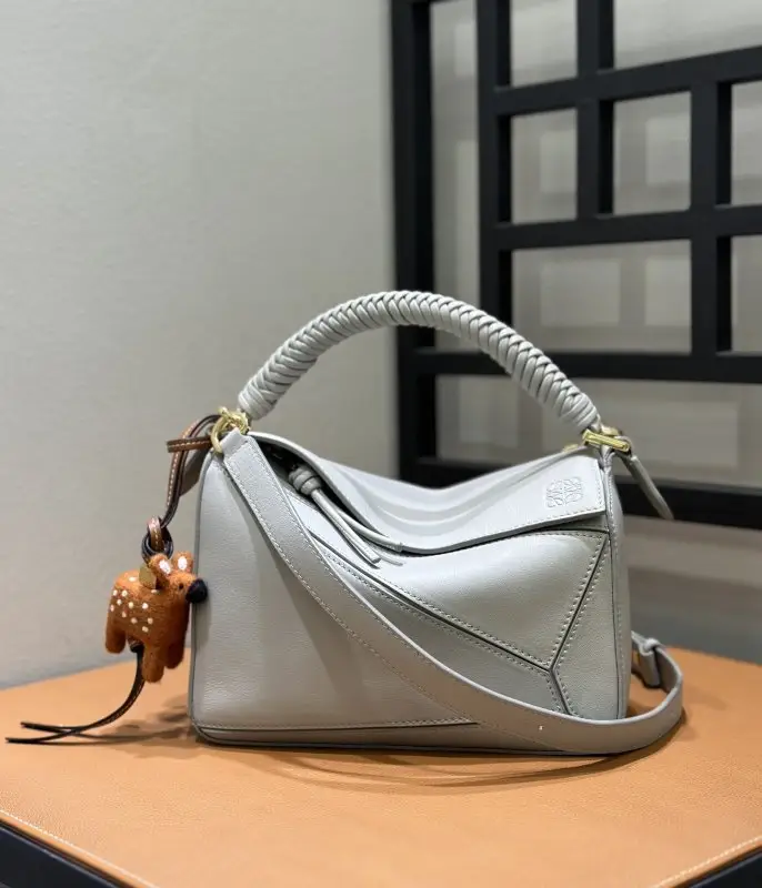 Loewe — A bag Puzzle leather 24 cm
