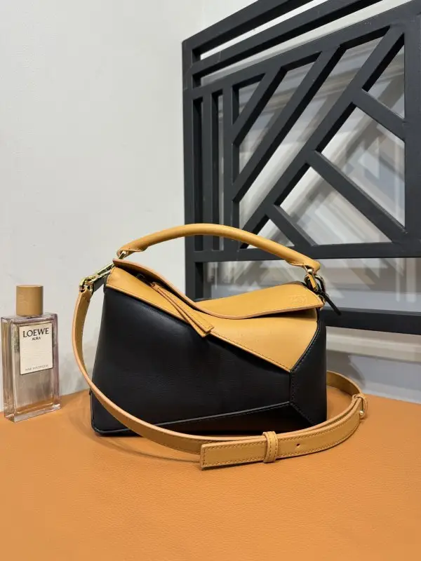 Loewe — A bag Puzzle leather 24 cm