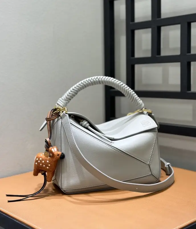 Loewe Сумка Puzzle кожаная 24 см — Фото 2
